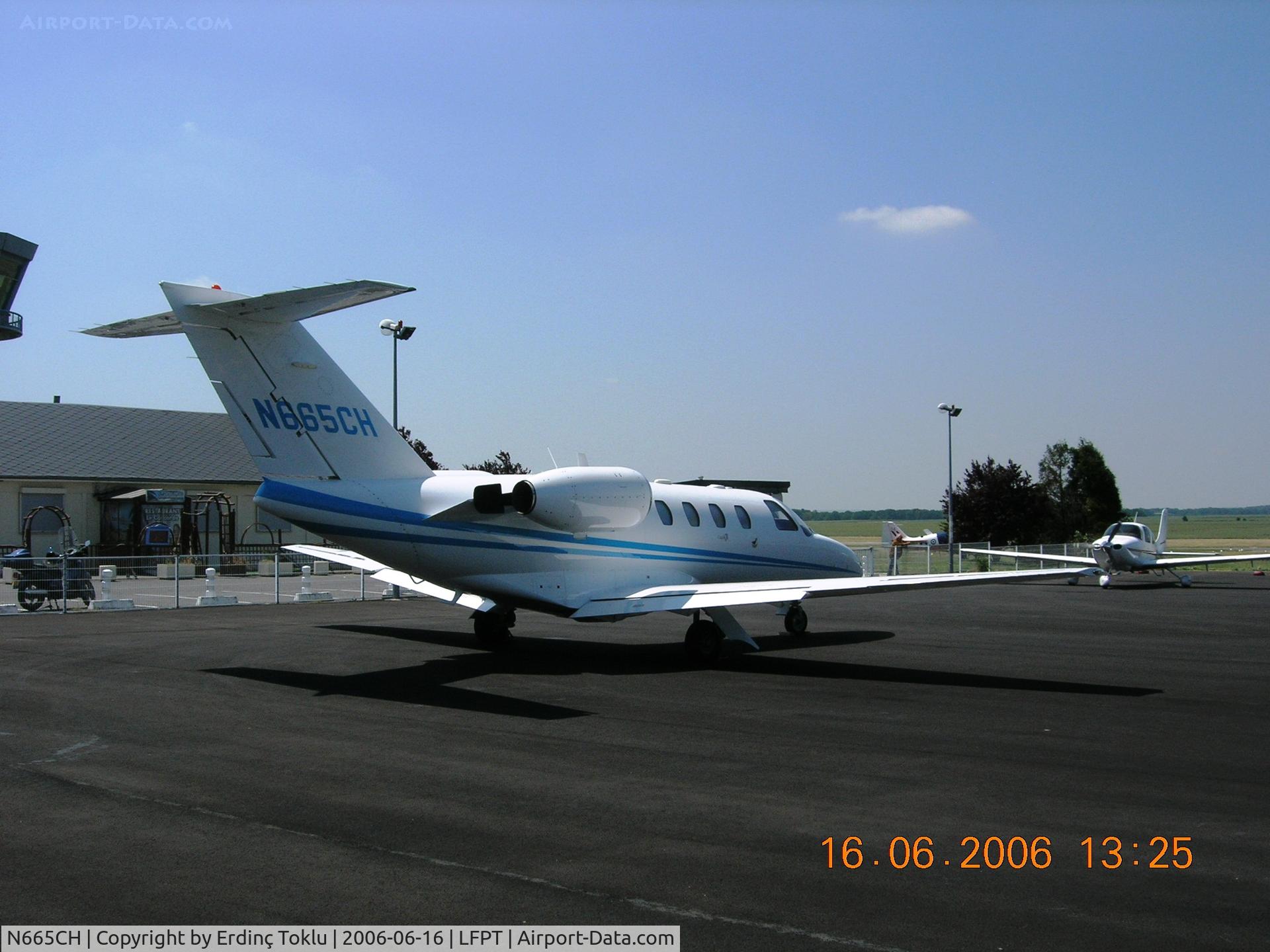 N665CH, 2002 Cessna 525 CitationJet CJ1 C/N 525-0504, Seen at Pontoise