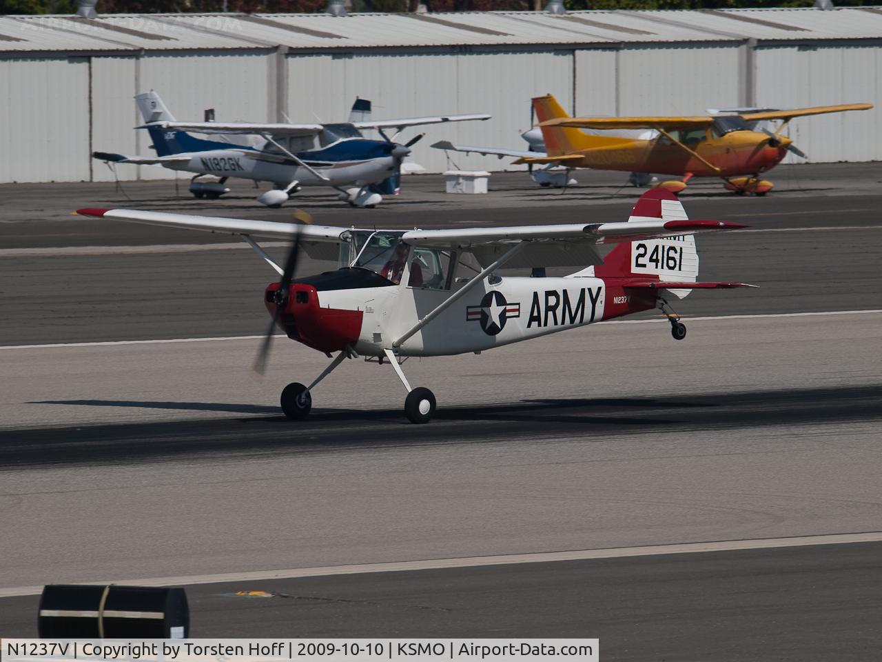 N1237V, Cessna 305F C/N AR-2, N1237V arriving on RWY 21