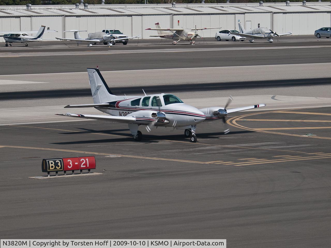 N3820M, 1981 Beech 95-B55 (T42A) Baron C/N TC-2372, N3820M crossing the runway
