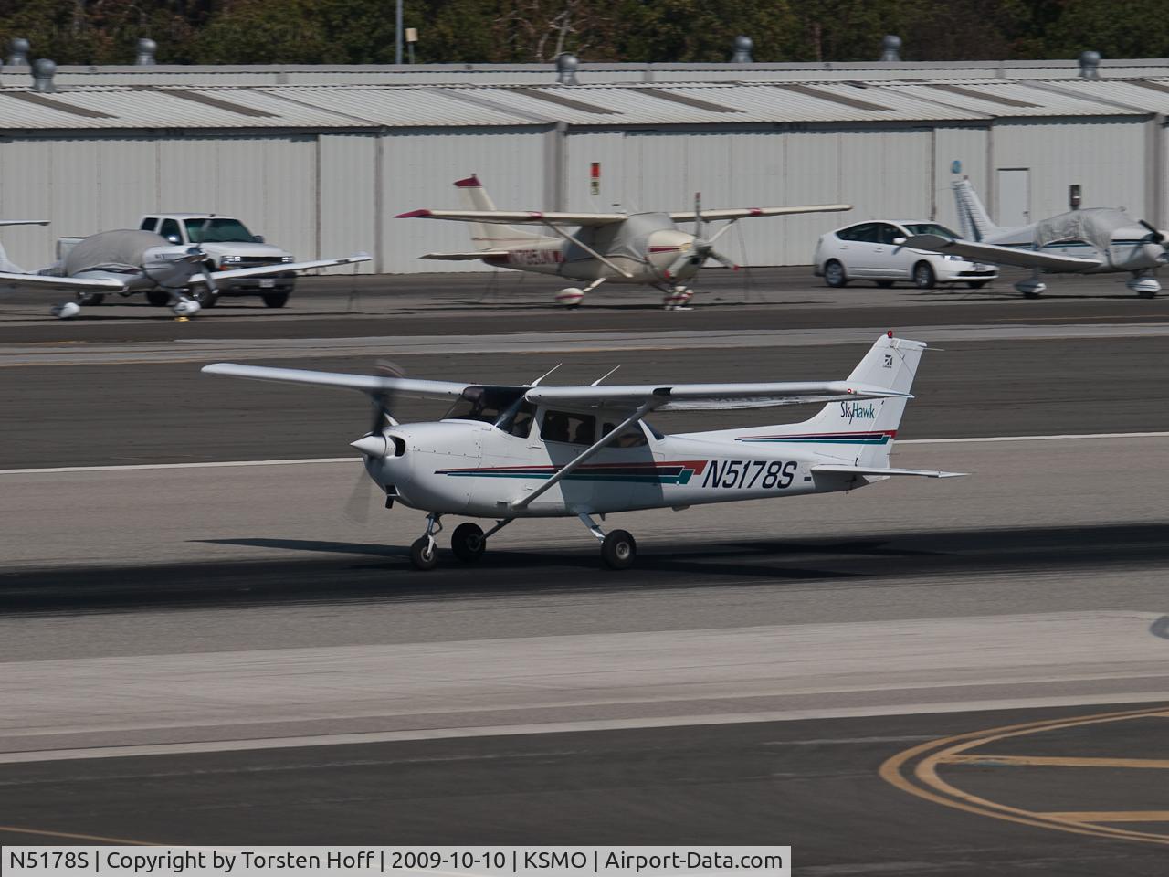 N5178S, 2002 Cessna 172R C/N 17281097, N5178S departing from RWY 21