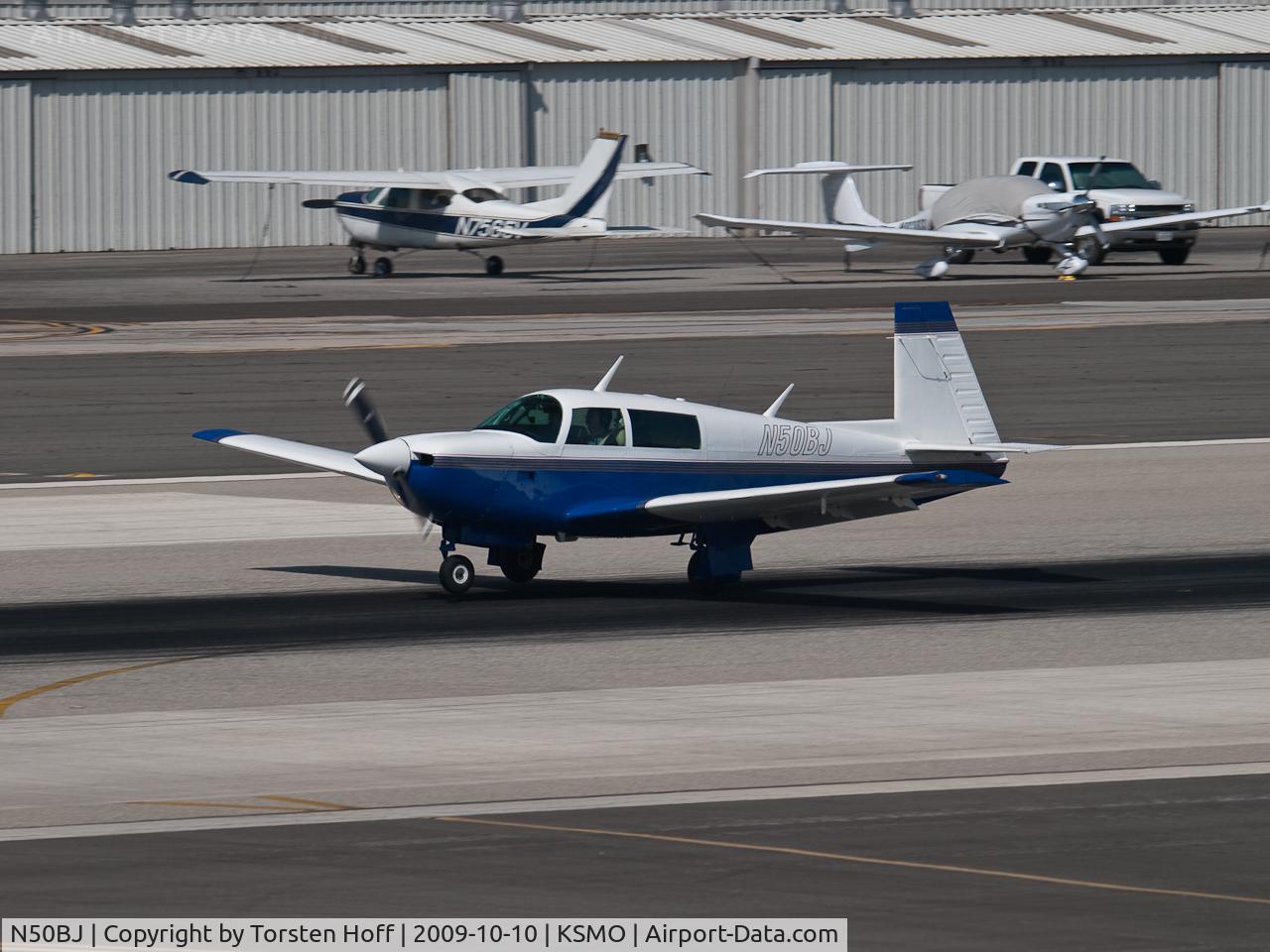 N50BJ, 1978 Mooney M20J 201 C/N 24-0657, N50BJ arriving on RWY 21