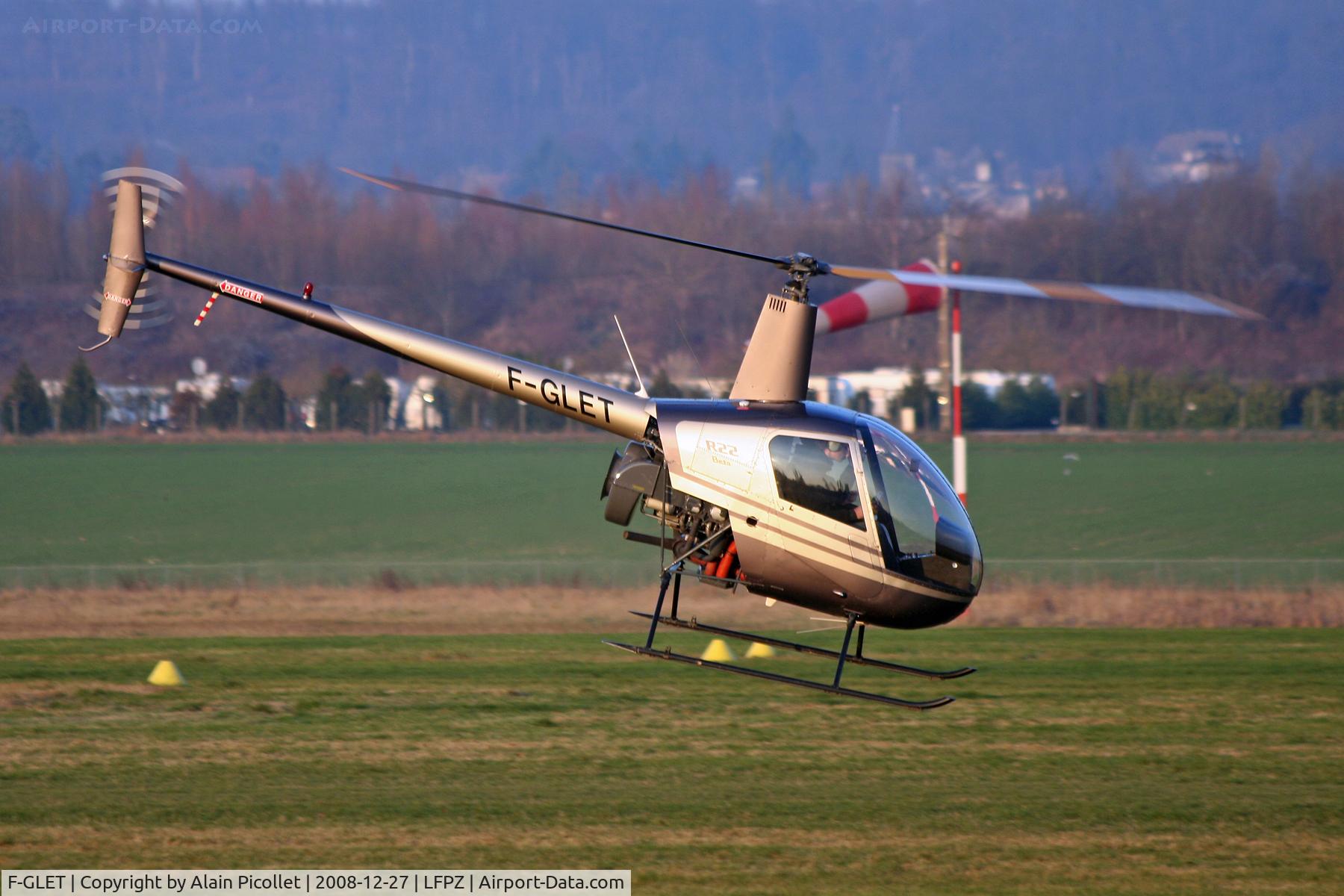 F-GLET, Robinson R22 BETA C/N 1957, flying