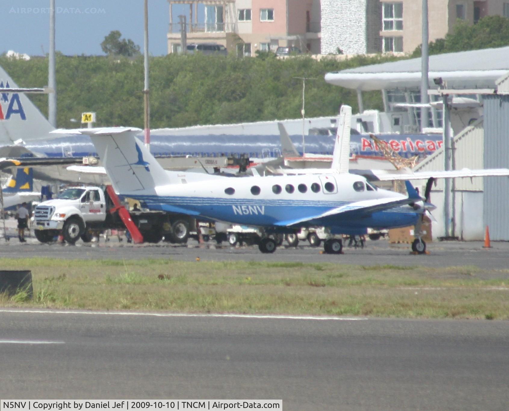 N5NV, 1984 Beech B200 King Air C/N BB-1202, Park at the private ramp