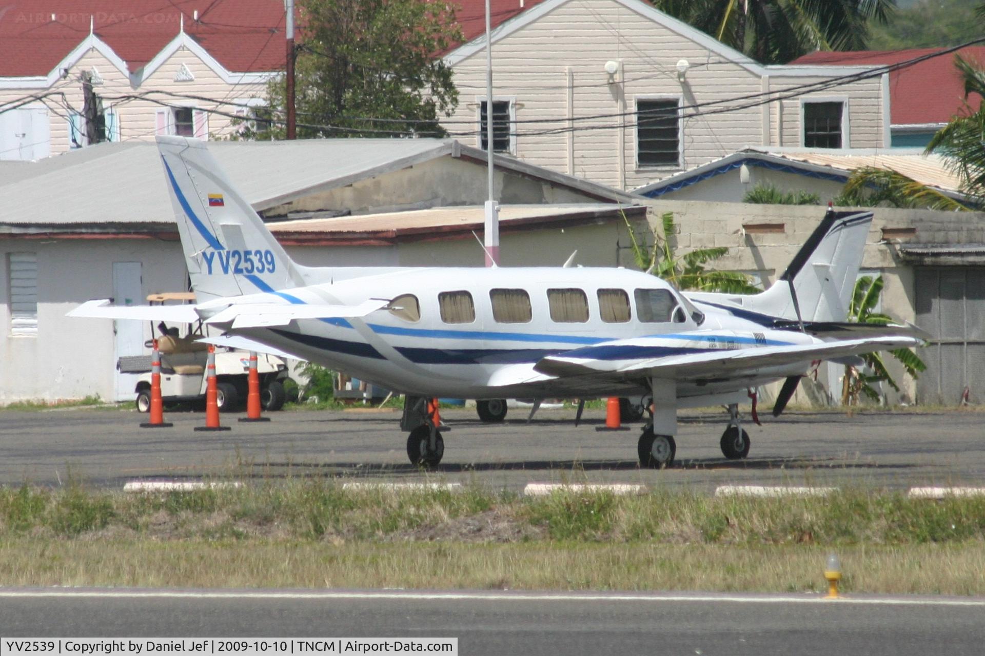 YV2539, Piper PA-31-350 Chieftain C/N 31-7652163, Park at the E ramp