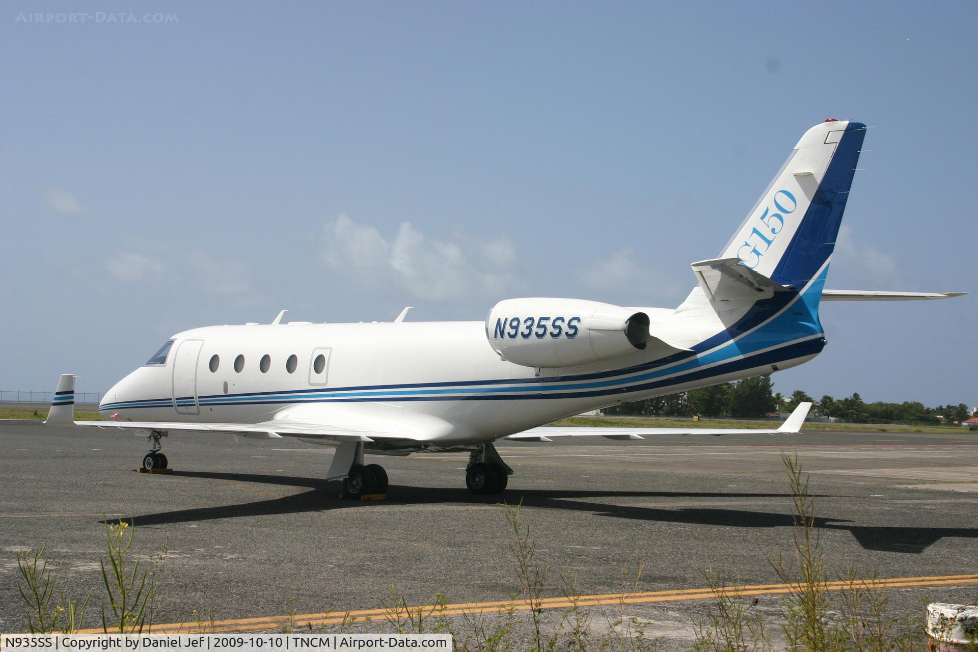 N935SS, Israel Aerospace Industries Gulfstream G150 C/N 279, park after landing at Tncm last night