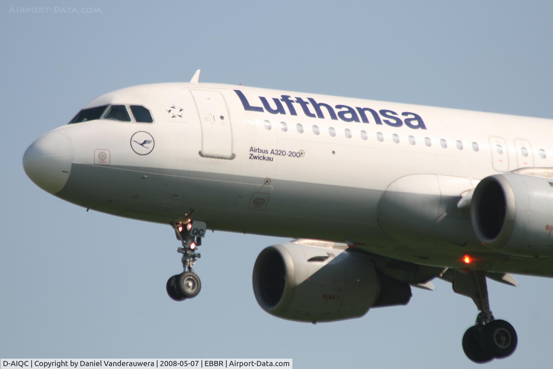 D-AIQC, 1991 Airbus A320-211 C/N 0201, arrival of flight LH4572 to rwy 25L