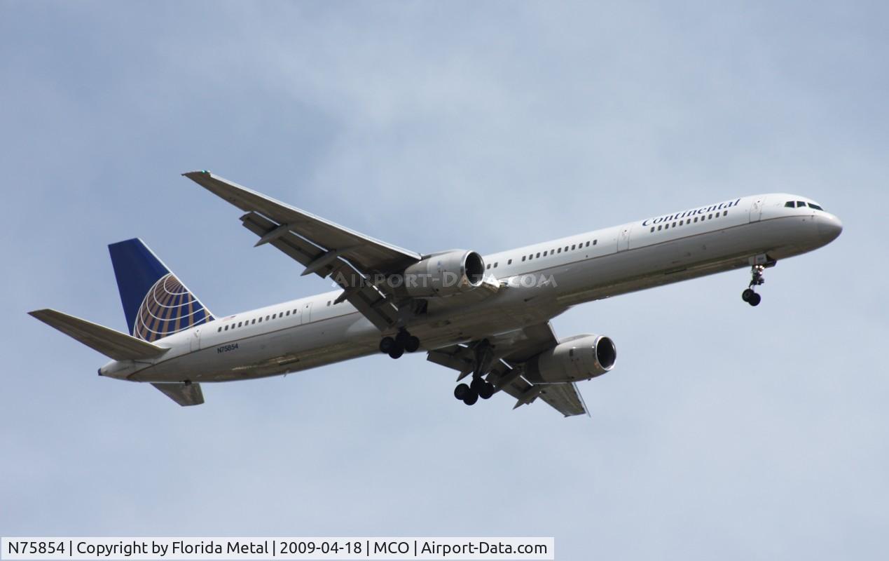 N75854, 2002 Boeing 757-324 C/N 32813, Continental 757-300