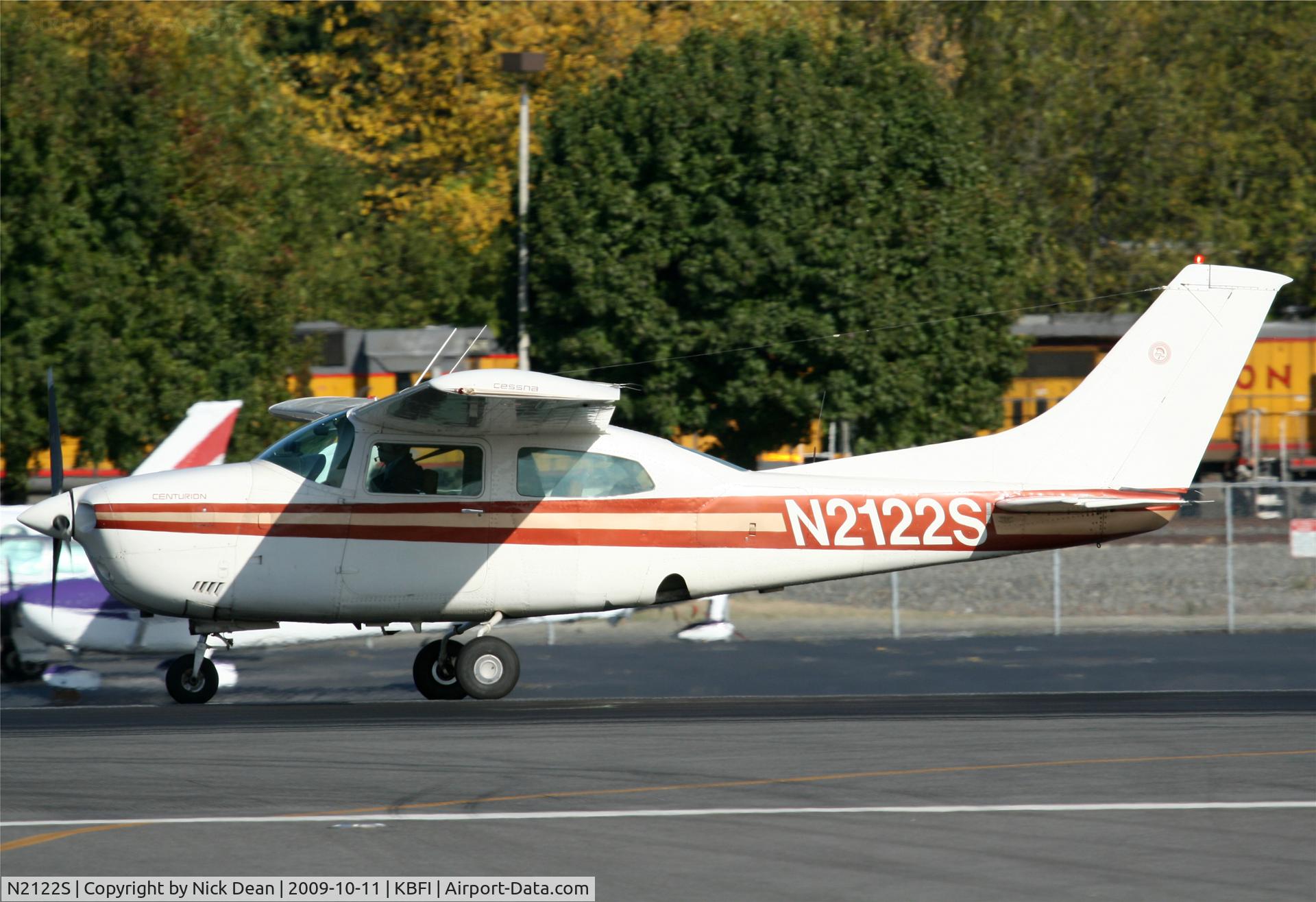 N2122S, 1975 Cessna T210L Turbo Centurion C/N 21061084, KBFI