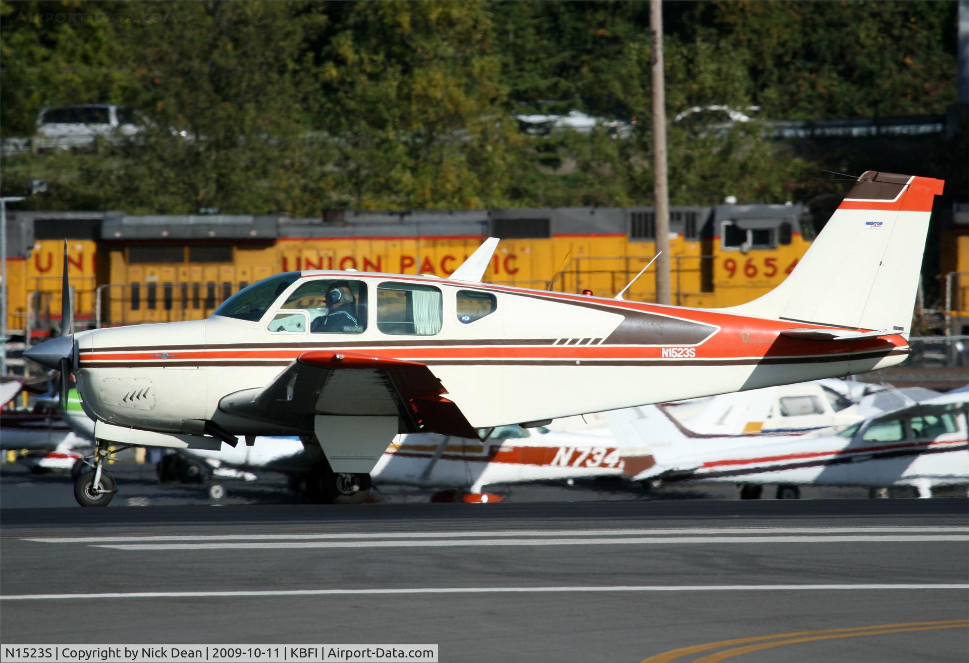 N1523S, 1962 Beech 35-B33 Debonair C/N CD-504, KBFI