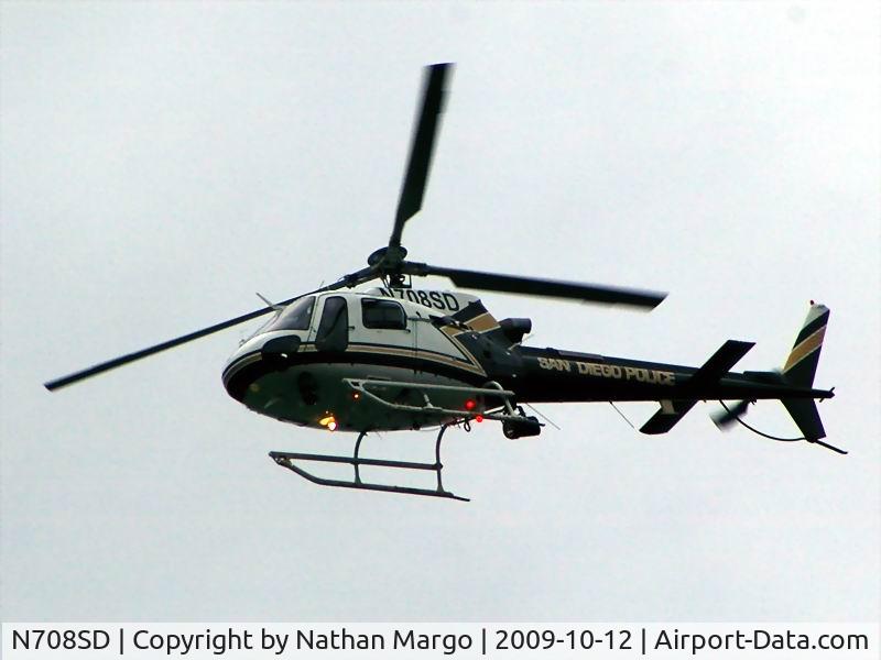 N708SD, Eurocopter AS-350B-3 Ecureuil Ecureuil C/N 4037, I caught him flying over O.B. Pier, San Diego, CA