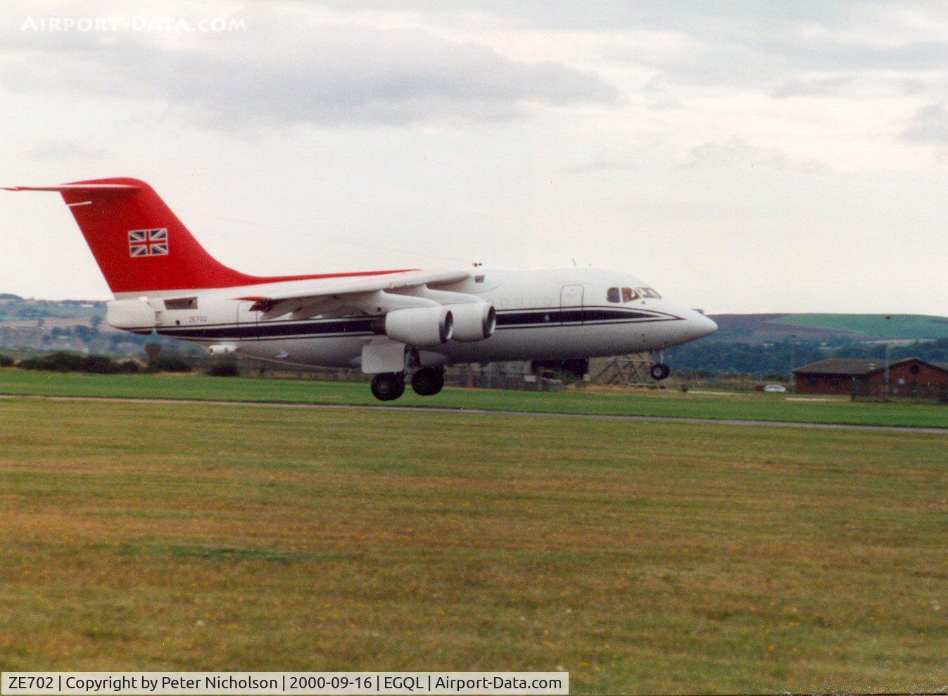 ZE702, 1991 British Aerospace BAe.146 CC.2 C/N E1124, BAe 146 CC.2 of 32(TR) Squadron arriving at the RAF Leuchars 2000 Airshow.
