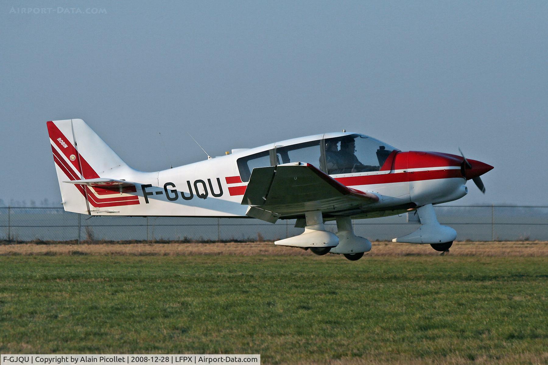 F-GJQU, 1990 Robin DR-400-140B Major C/N 1983, landing