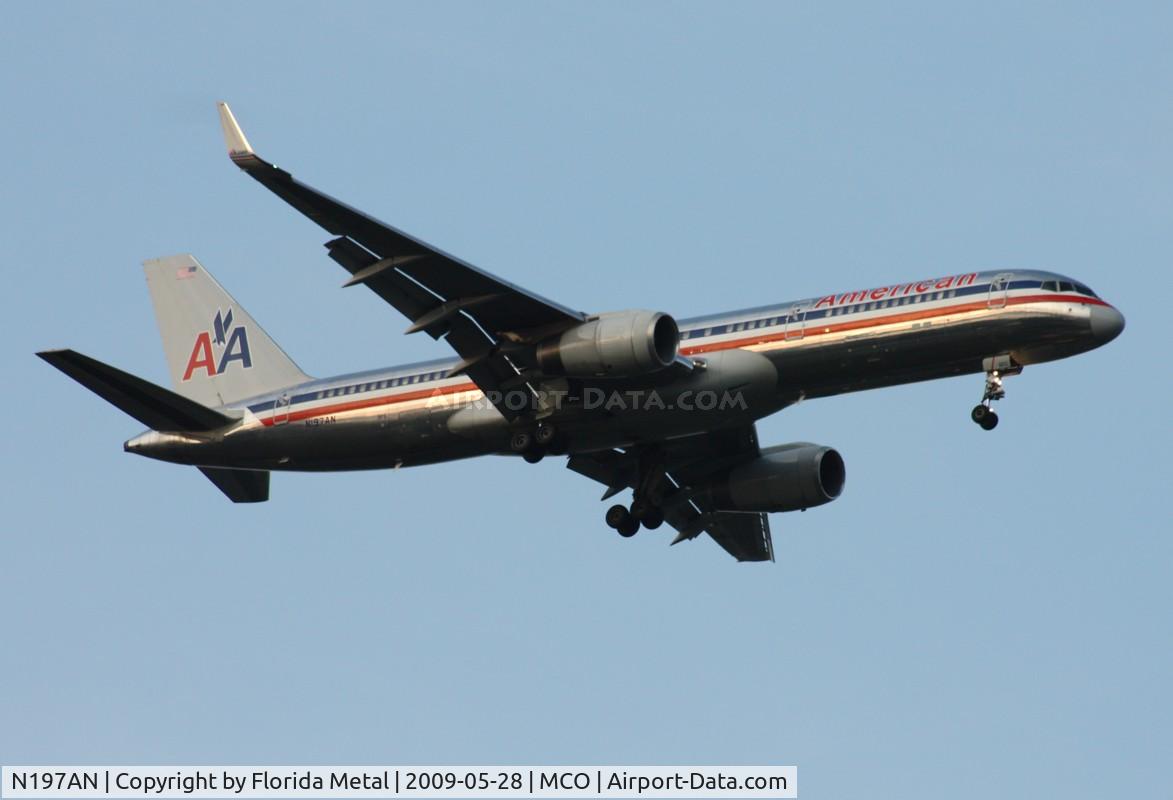 N197AN, 2001 Boeing 757-223 C/N 32391/988, American 757-200