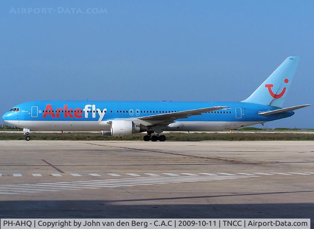 PH-AHQ, 1990 Boeing 767-383 C/N 24477, ArkeFly @ TNCC / CUR