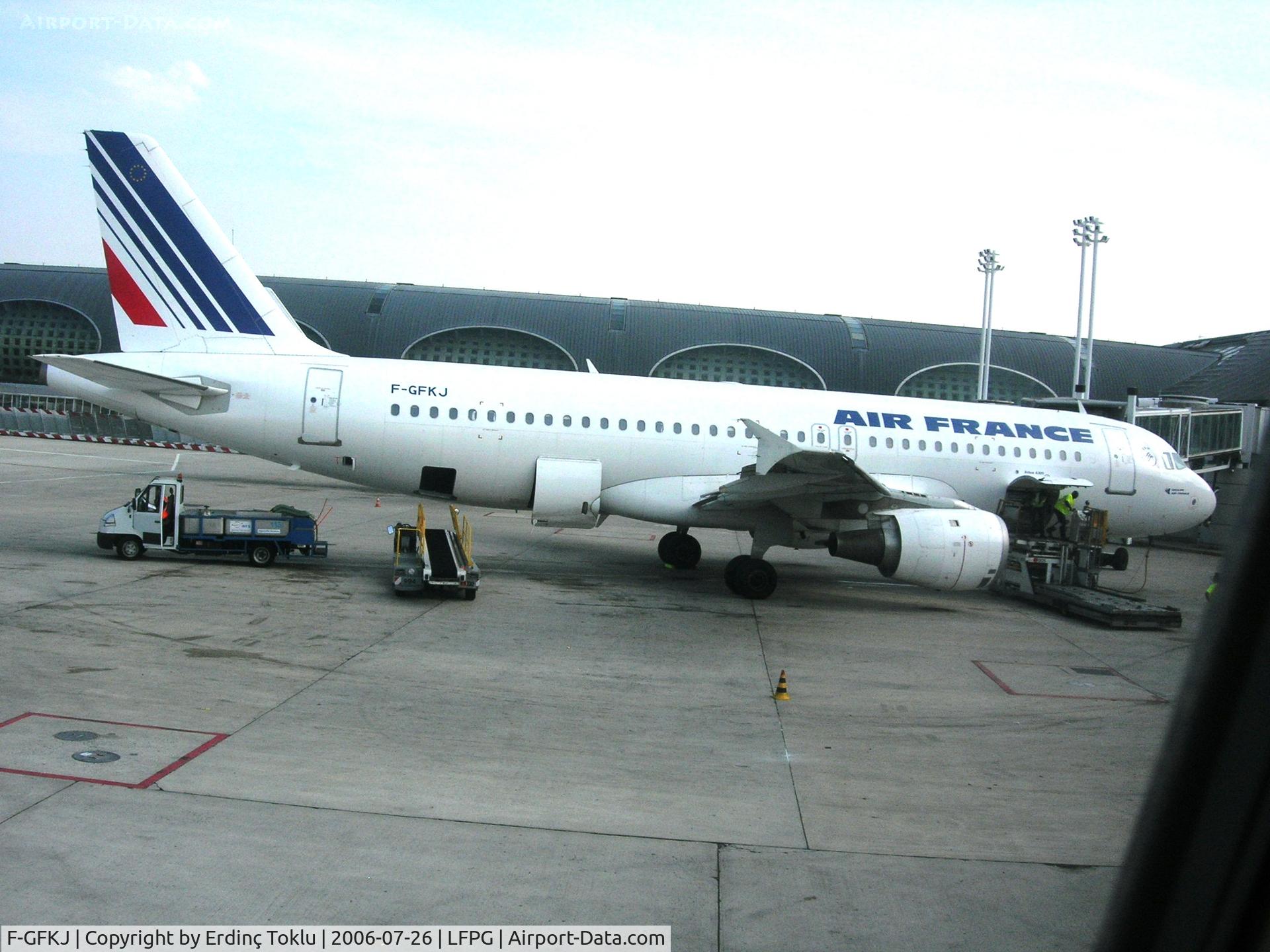 F-GFKJ, 1989 Airbus A320-211 C/N 0063, Seen at Roissy CDG Terminal 2F