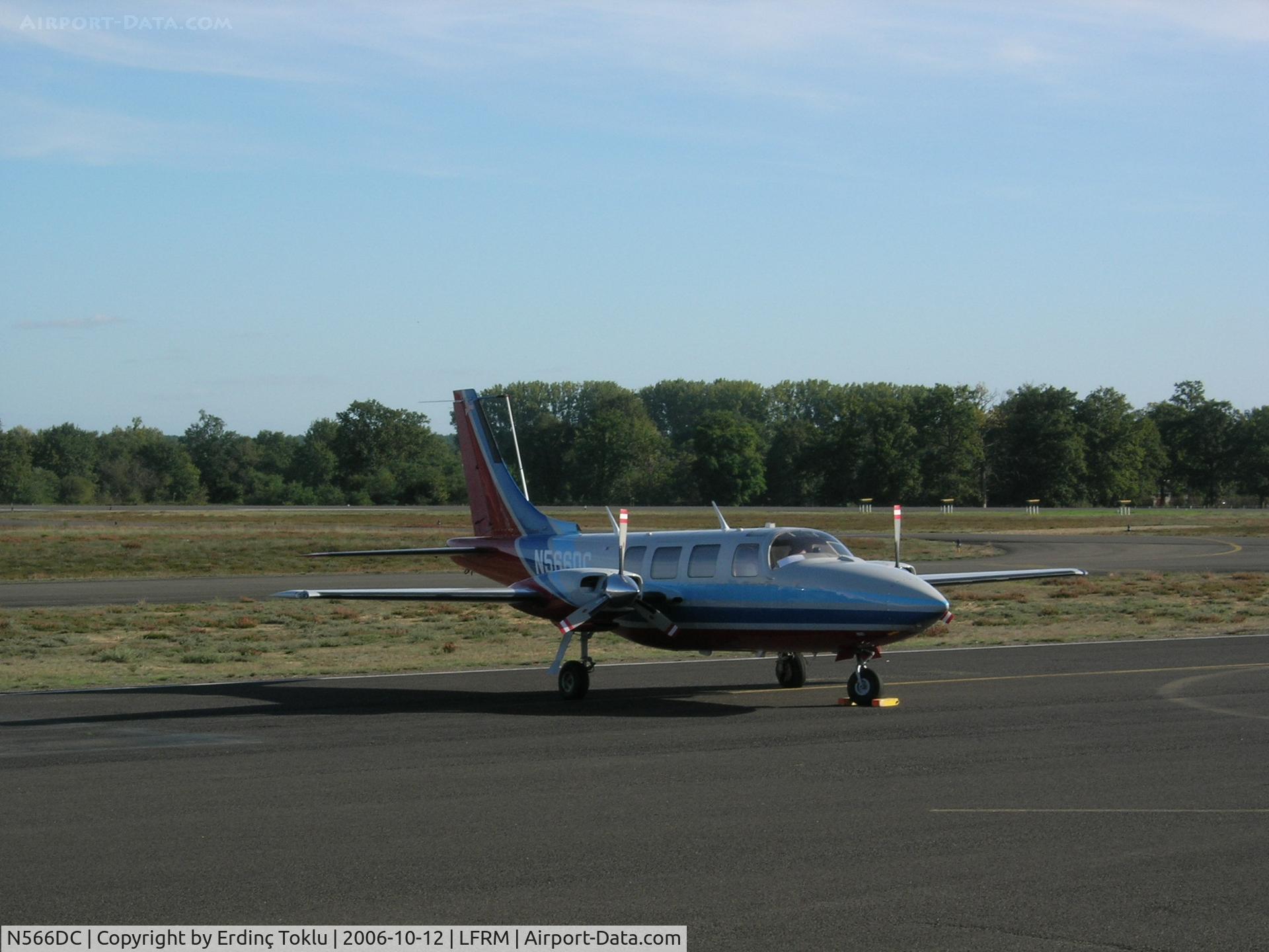 N566DC, 1982 Piper PA-60-602P Aerostar C/N 60-8265046, Seen at Le Mans