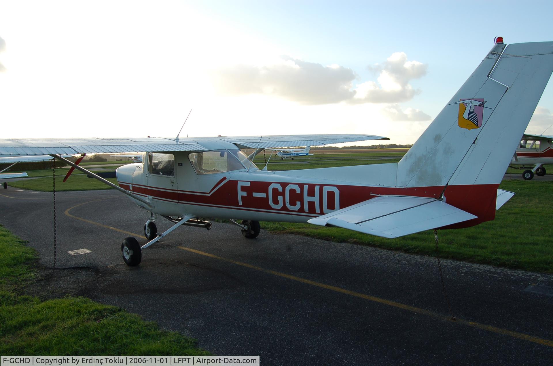 F-GCHD, Reims F152 C/N 1651, Seen at Pontoise