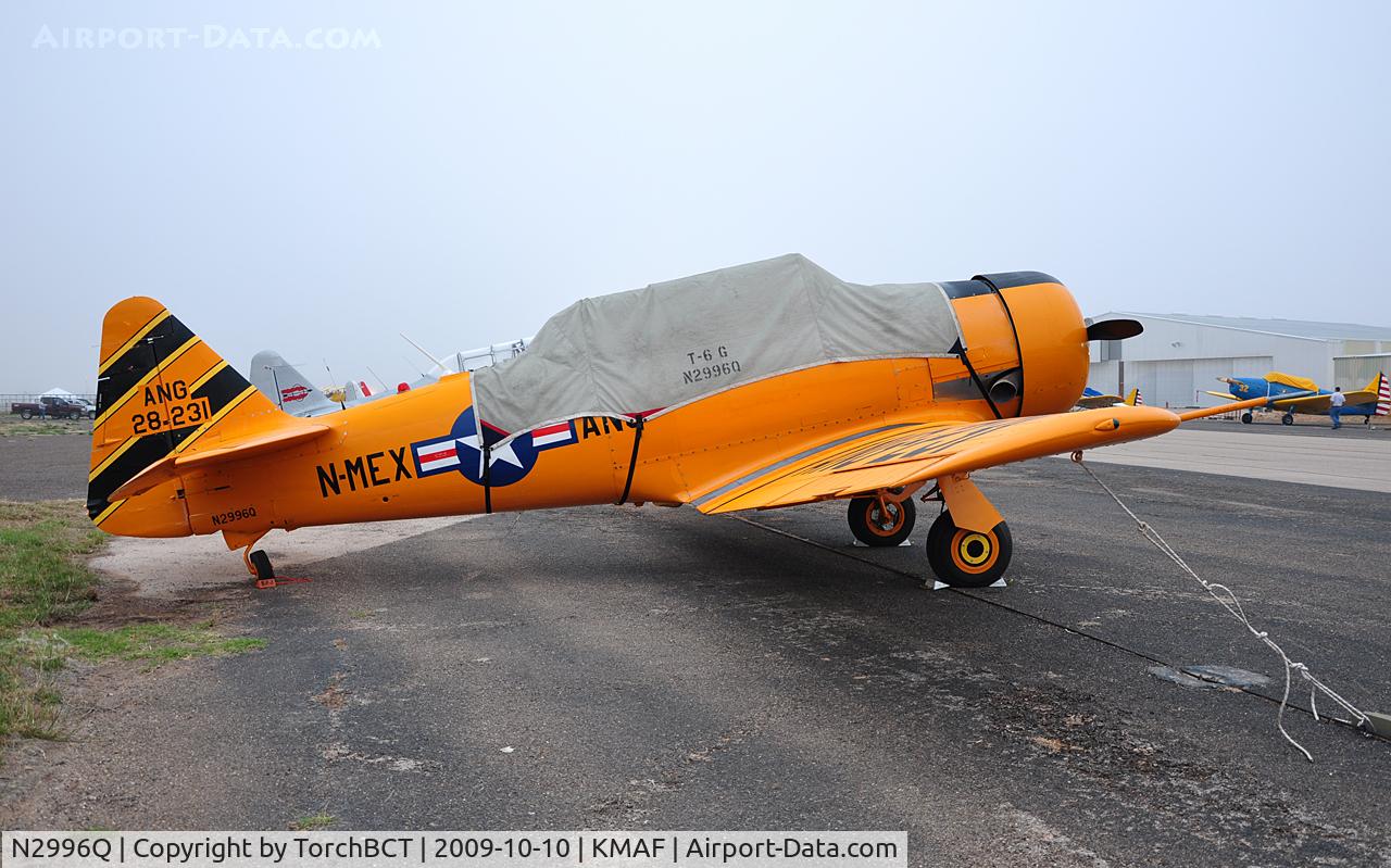 N2996Q, 1950 North American T-6G Texan C/N 168-175, T-6G Texan on the training ramp during CAF Airsho 09.
