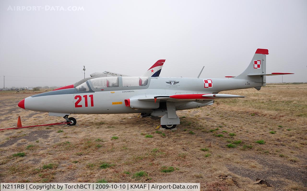 N211RB, 1964 PZL-Mielec TS-11 Iskra C/N 1H0211, Polish TS-11 Iskra on the training ramp during CAF Airsho 09.