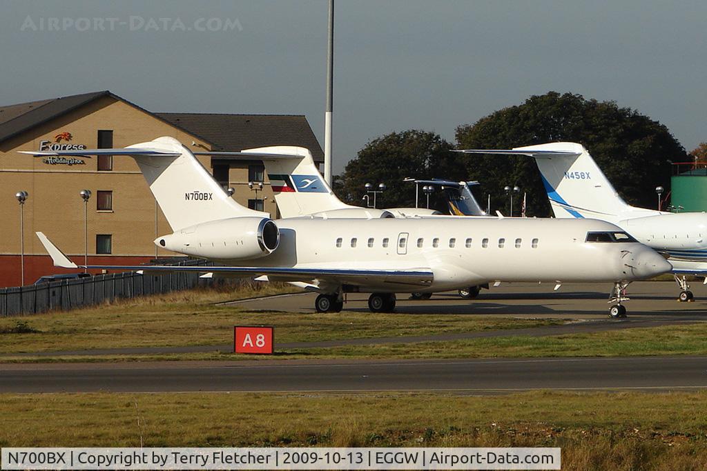 N700BX, 2000 Bombardier BD-700-1A10 Global Express C/N 9068, Global Express at Luton