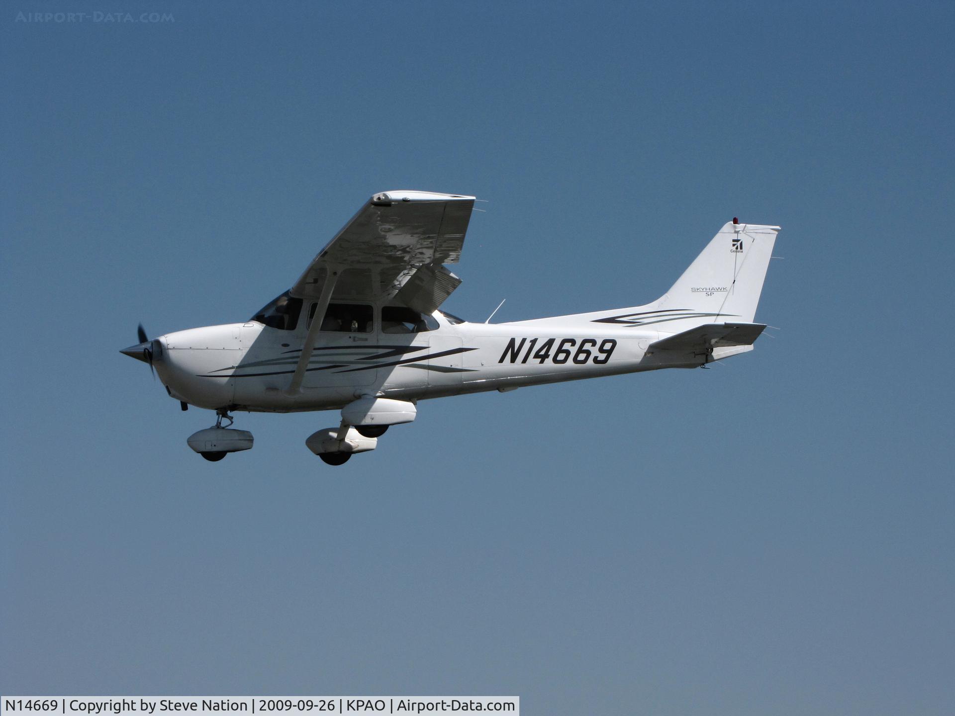 N14669, 2007 Cessna 172S C/N 172S10444, Locally-based on 2007 Cessna 172S on final