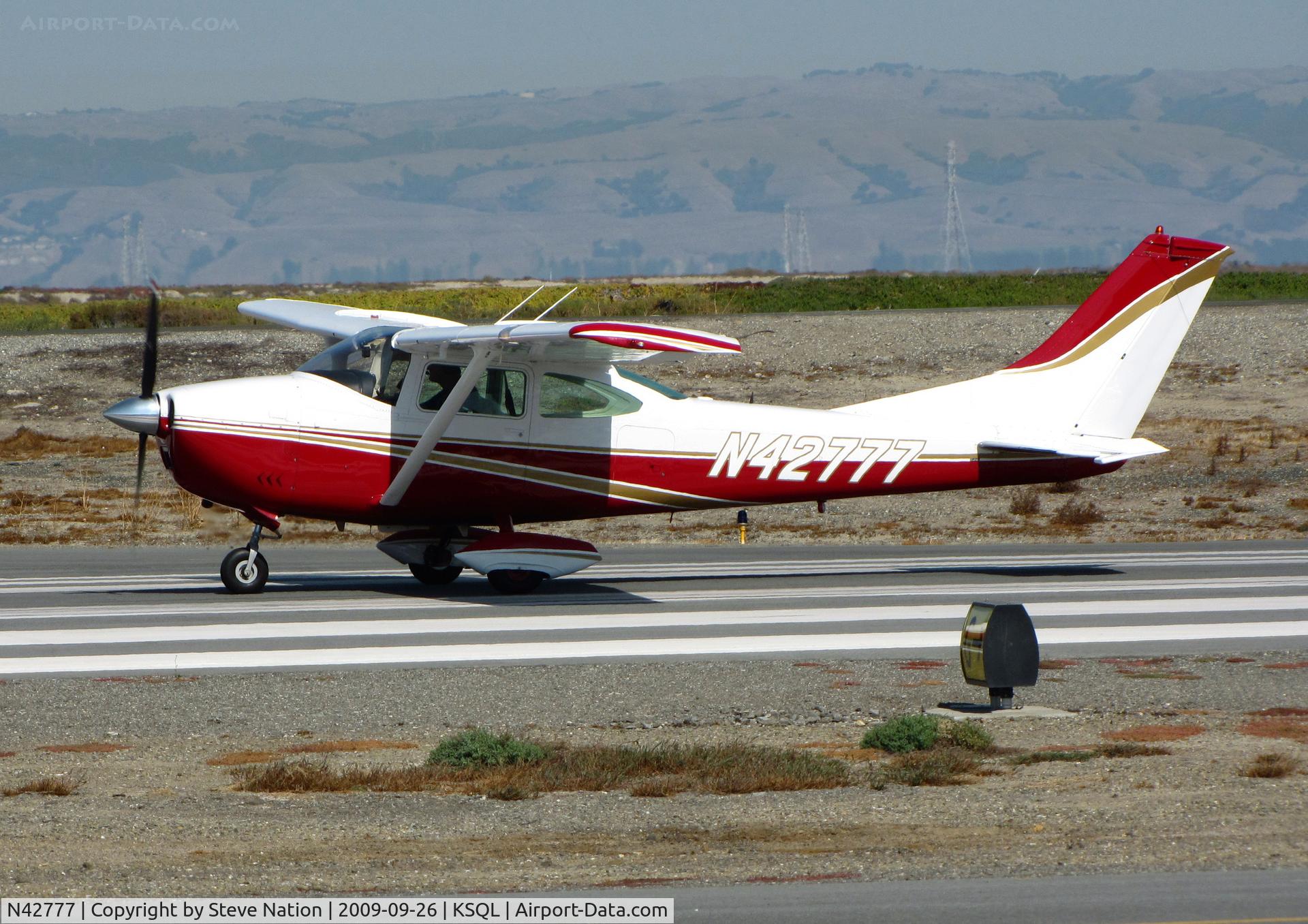 N42777, 1968 Cessna 182L Skylane C/N 18259185, Very sharp 1968 Cessna 182L starting take-off run at home base