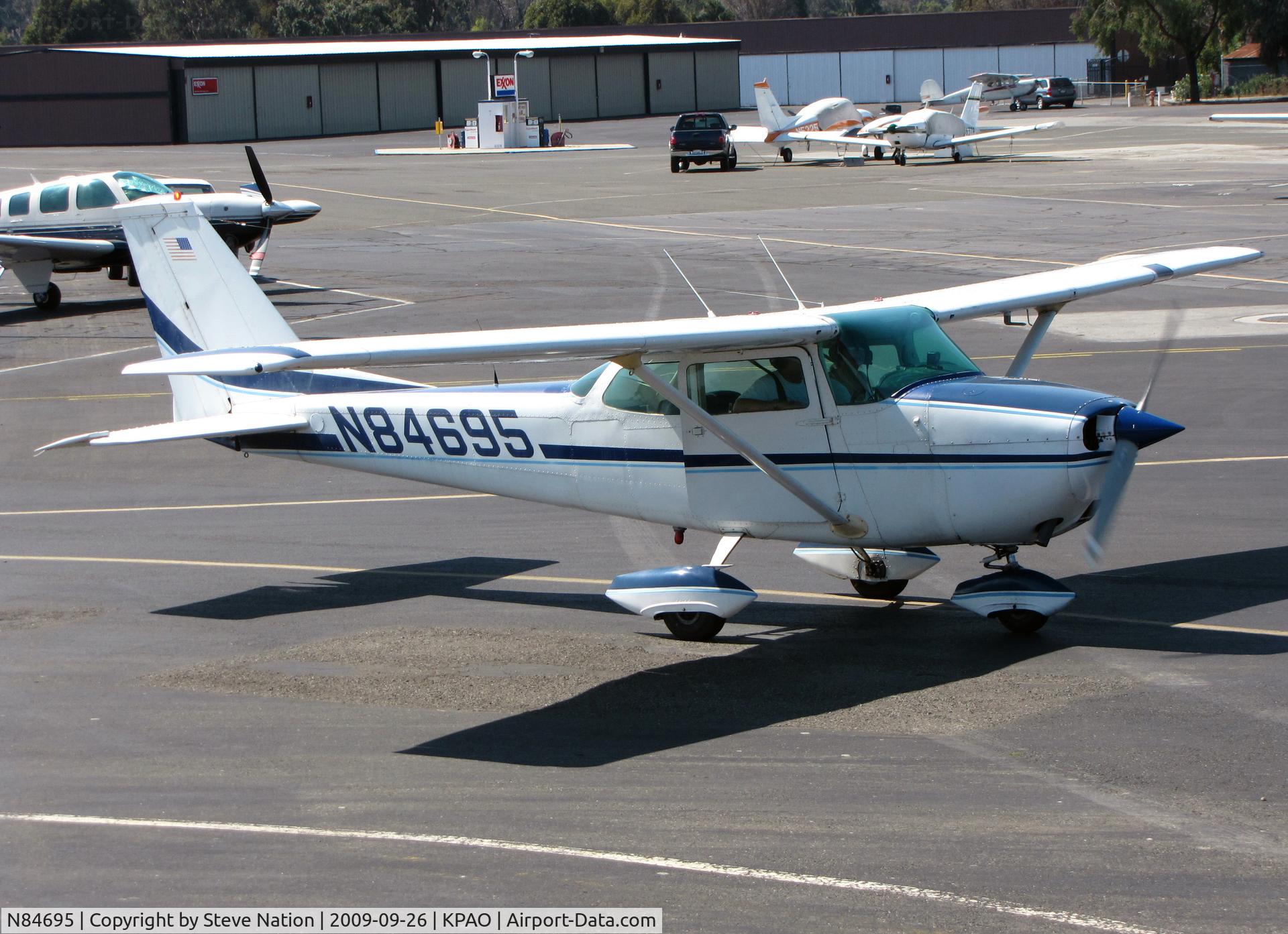 N84695, 1969 Cessna 172K Skyhawk C/N 17258581, Locally-based 1969 Cessna 172K taxiing