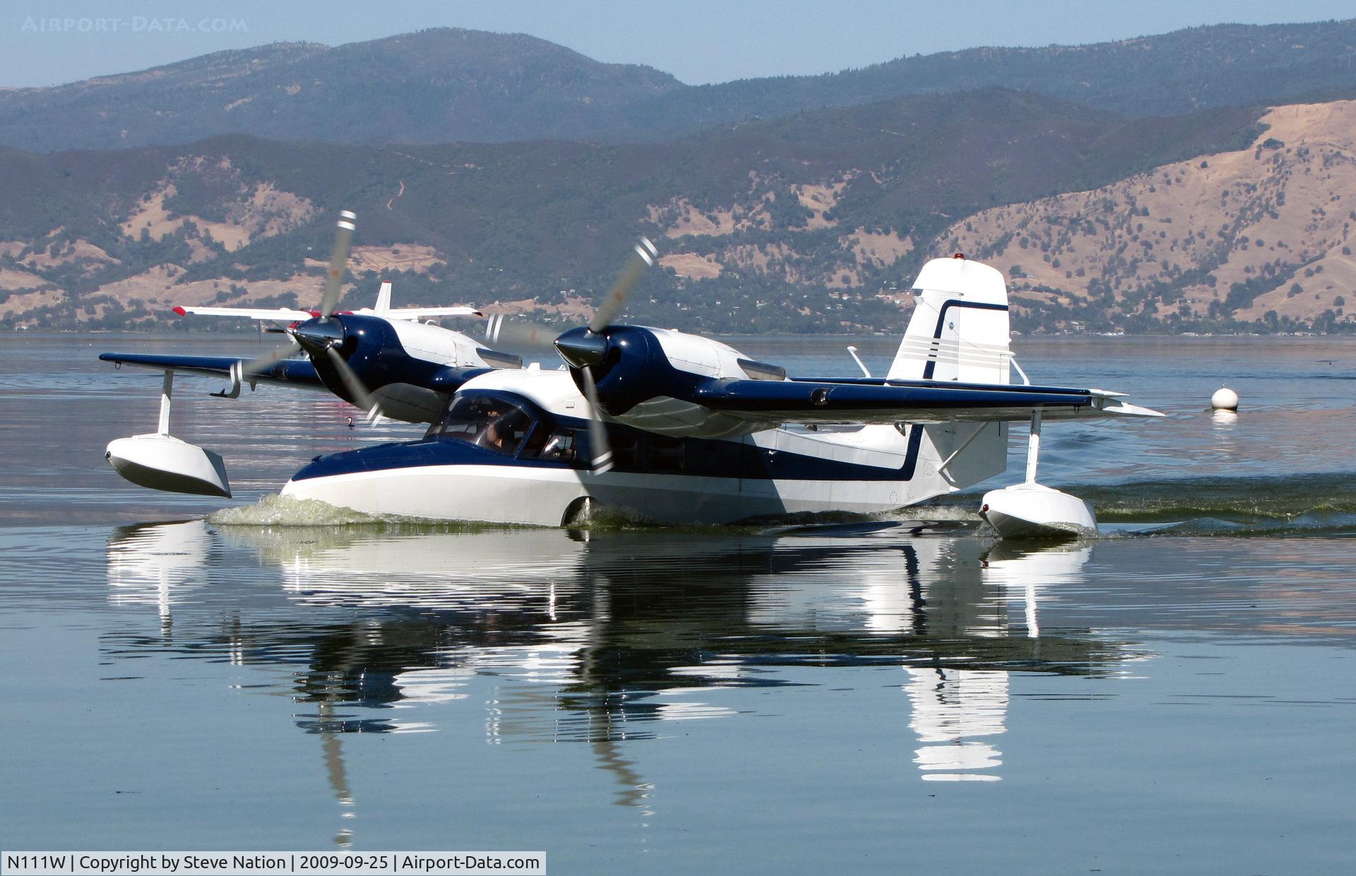 N111W, 1945 Grumman G-44A Widgeon C/N 1420, 1945 Grumman G-44A taxiing on Clear Lake, CA