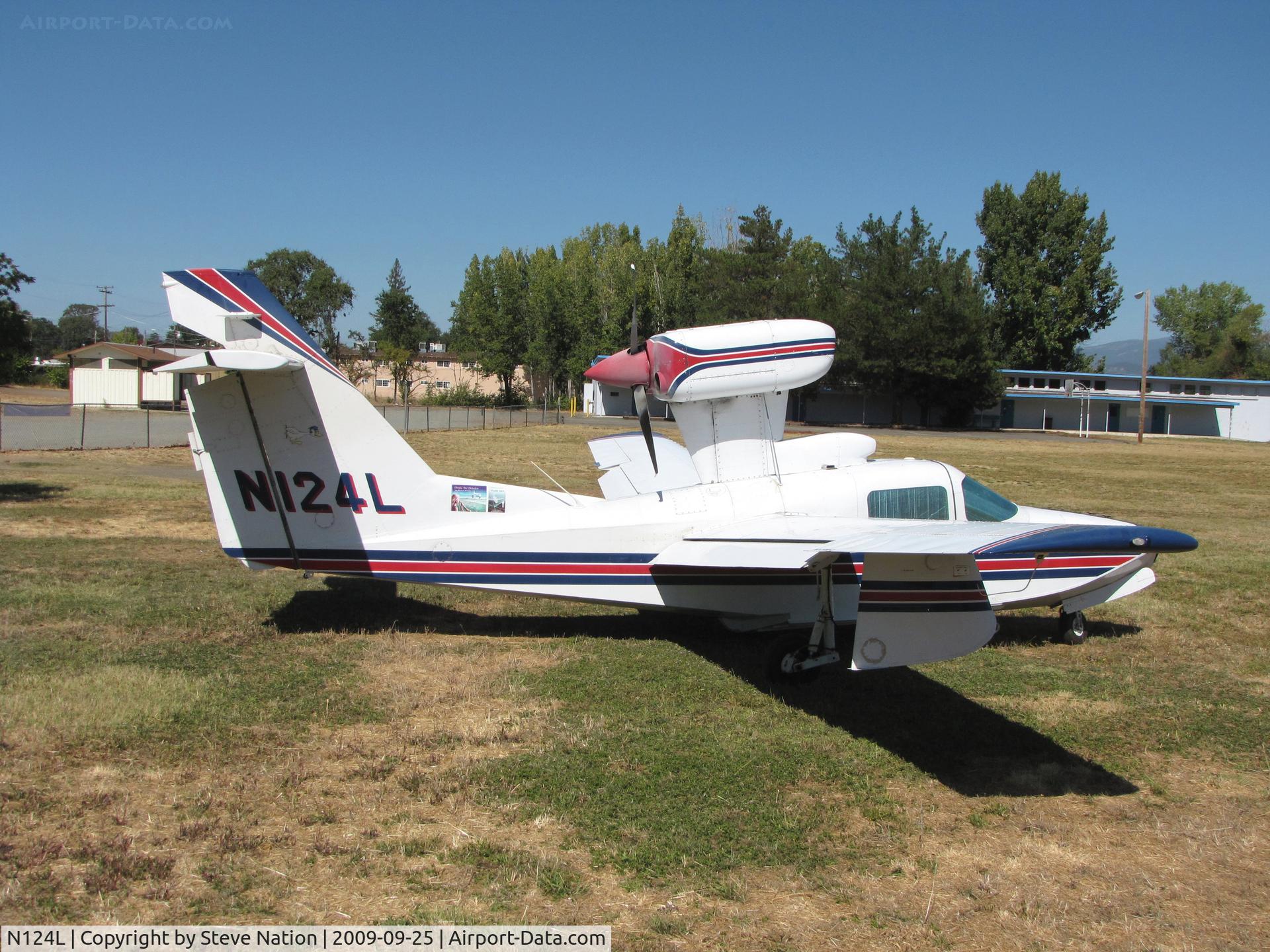 N124L, 1986 Aerofab Inc LAKE LA-250 C/N 40, 1986 Aerofab Inc LAKE LA-250 @ old Natural HS Field for 30th annual Clear Lake Splash-In (Lakeport, CA)