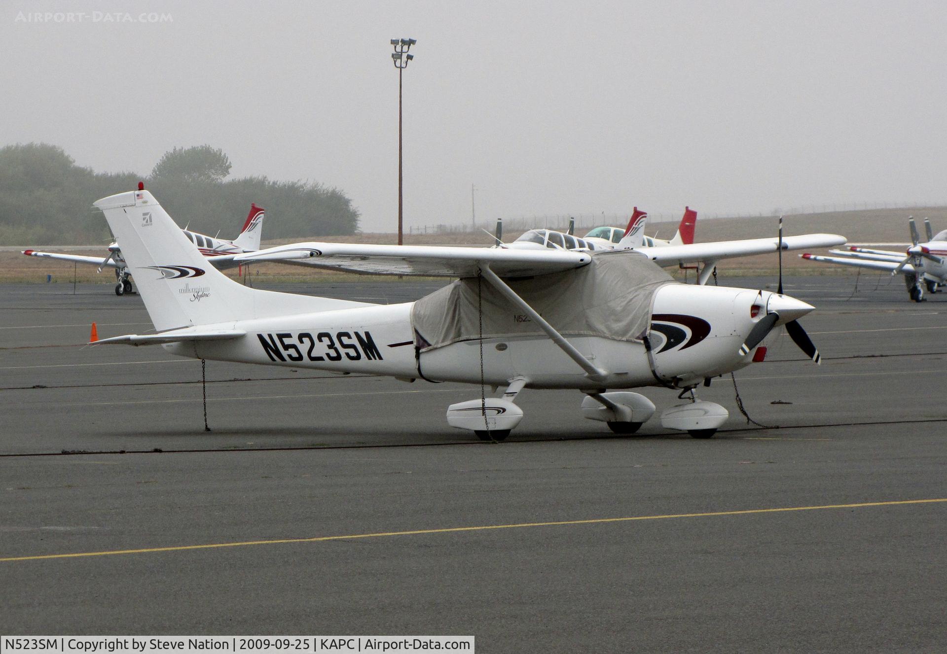 N523SM, 2000 Cessna 182S Skylane C/N 18280747, 2000 Cessna 182S visiting wine country - foggy morning
