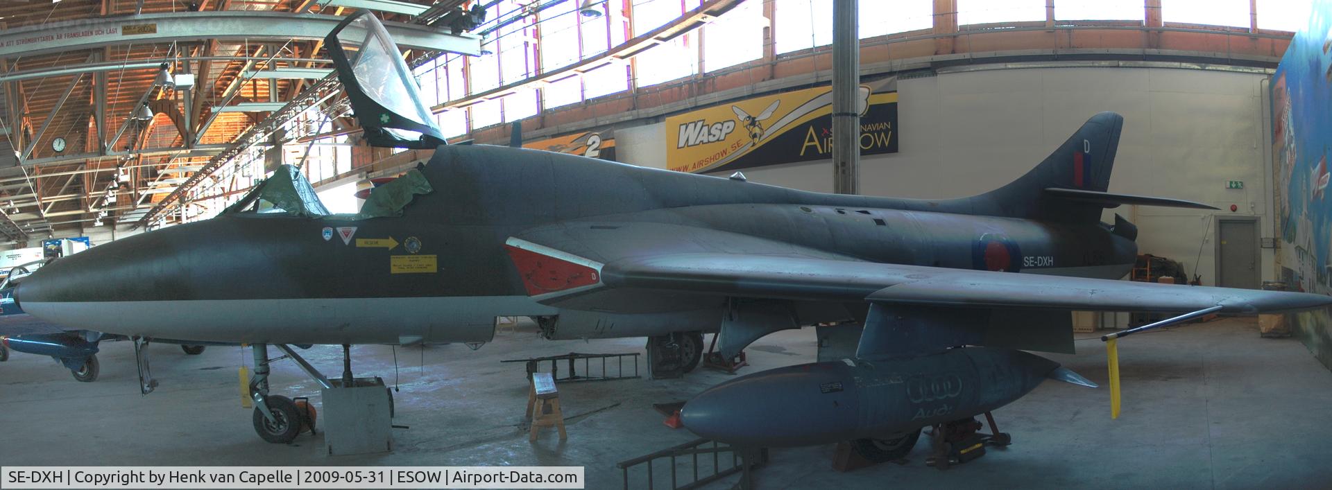 SE-DXH, 1959 Hawker Hunter T.7A C/N 41H-695448, Hunter twoseater in the Västerås Aircraft Museum.