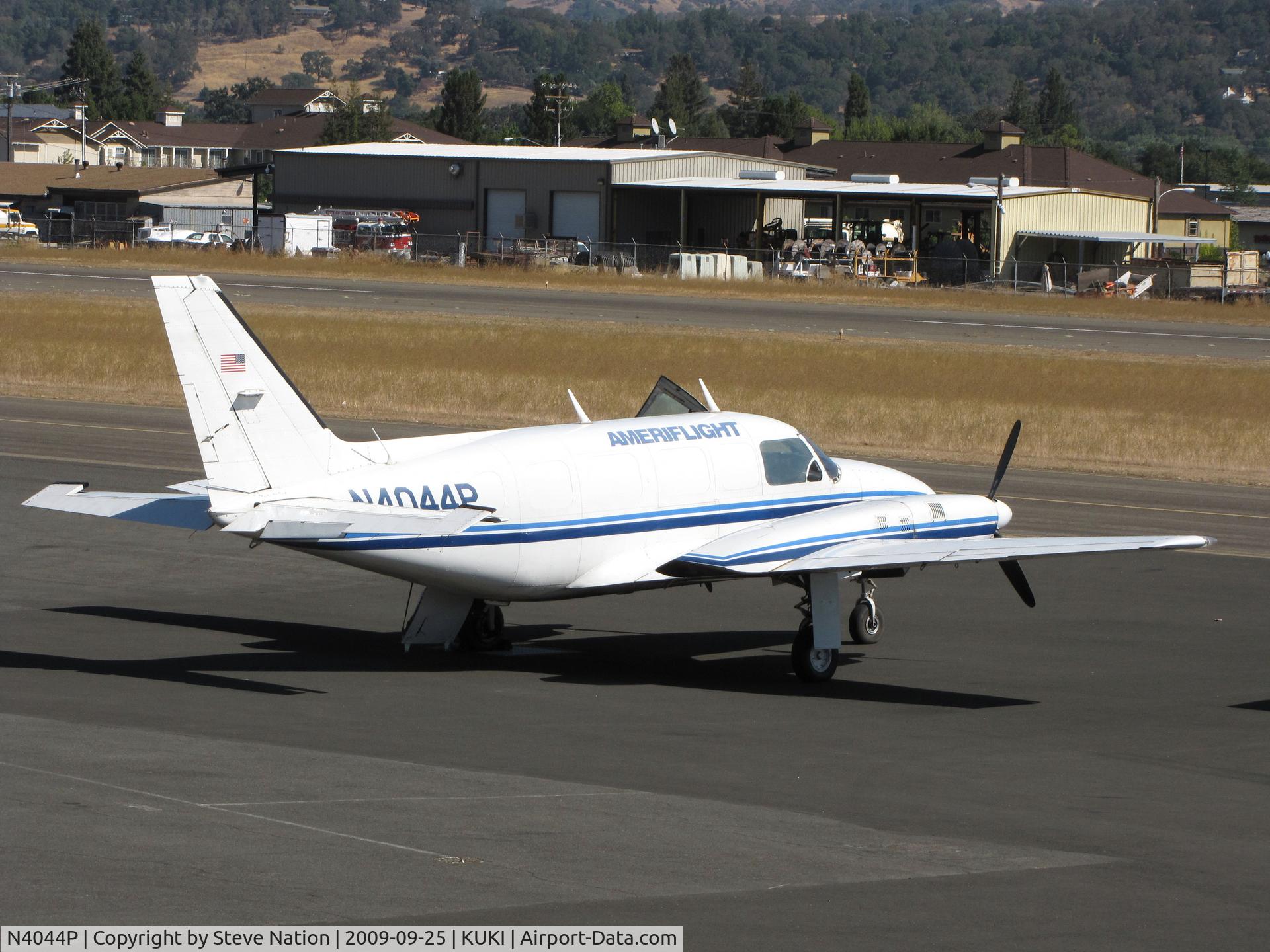 N4044P, 1980 Piper PA-31-350 Chieftain C/N 31-8152004, Ameriflight 1980 Piper PA-31-350 freighter waiting for small packages and flight to KOAK home-base