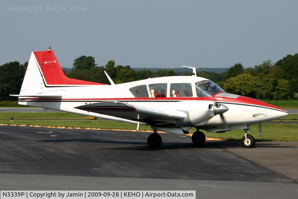 N3339P, 1958 Piper PA-23-160 Apache C/N 23-1291, Taxiing to the pumps.