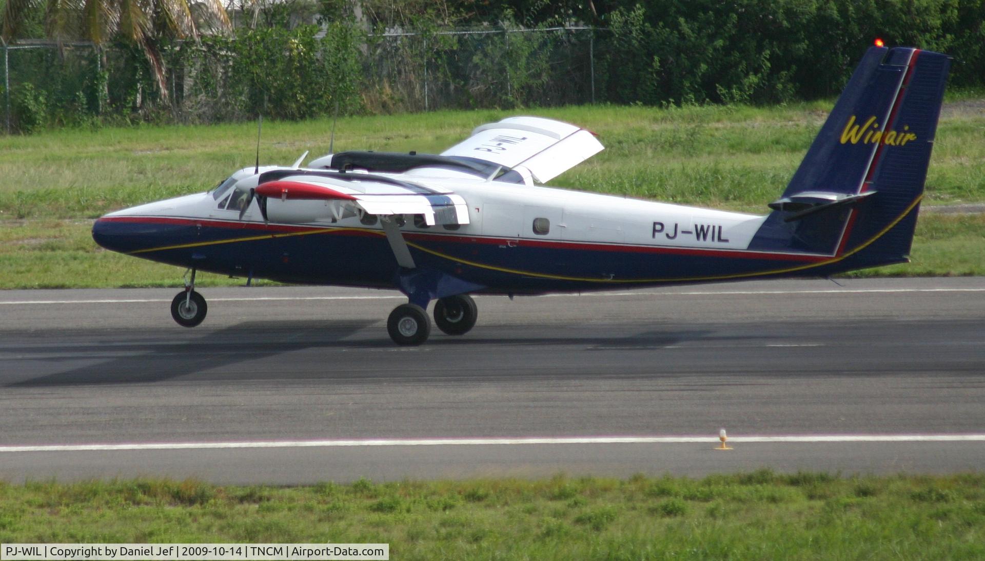 PJ-WIL, 1973 De Havilland Canada DHC-6-300 Twin Otter C/N 358, Landing at Tncm