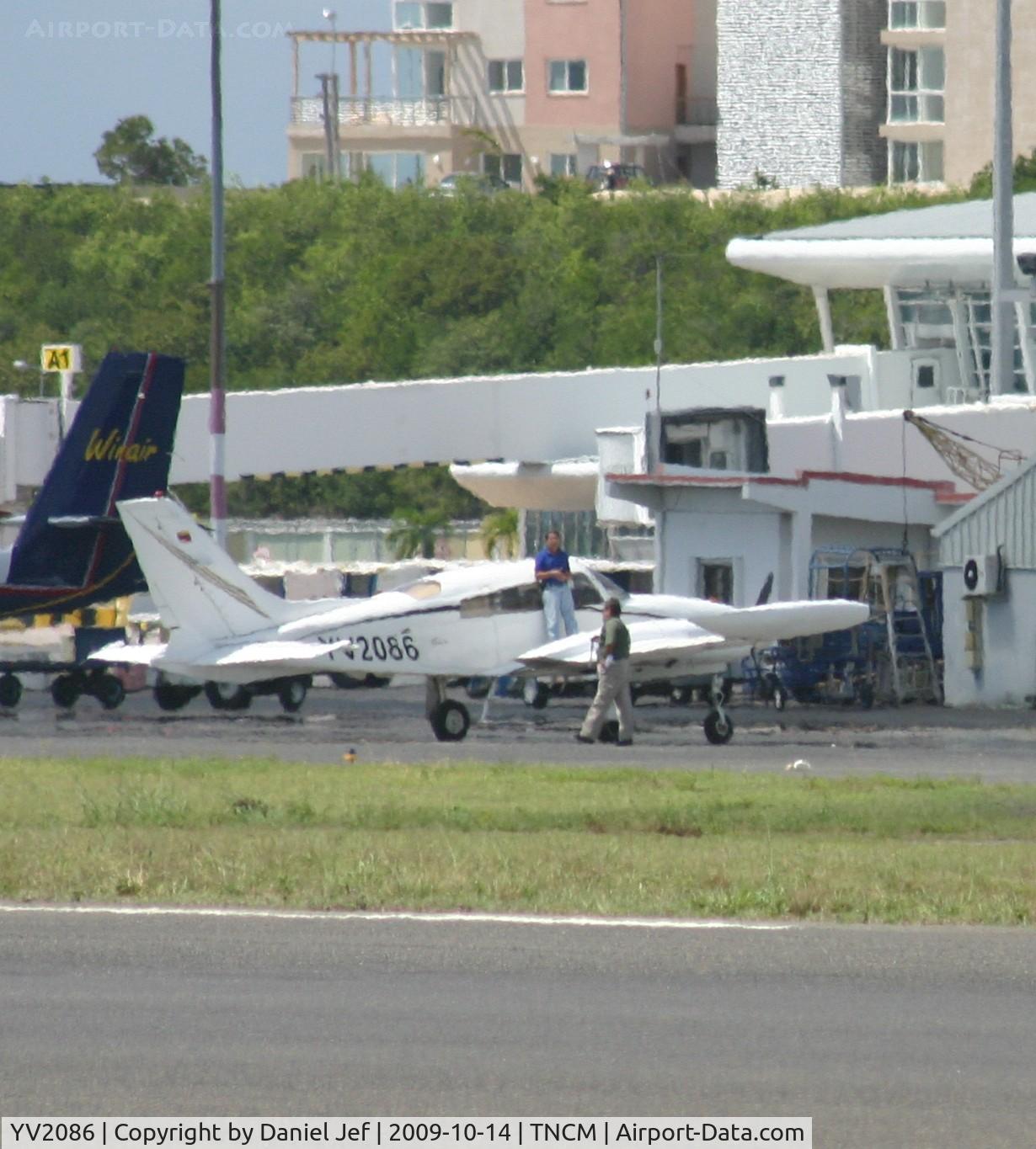 YV2086, Cessna 310 C/N Not found YV2086, Park at the privat ramp