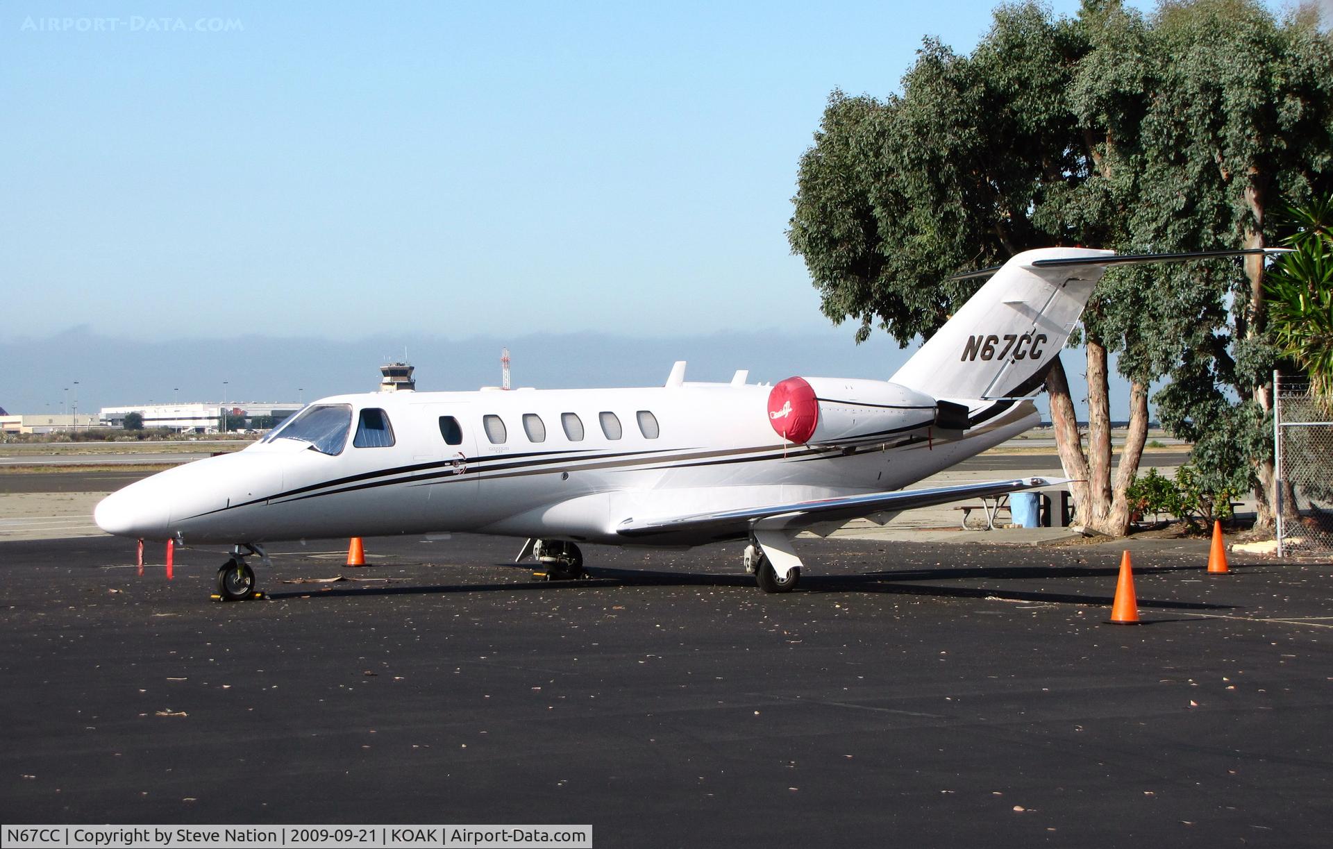 N67CC, 2005 Cessna CitationJet CJ2 C/N 525A0225, Florida-based 2005 Cessna 525A visiting KOAK on North Field ramp