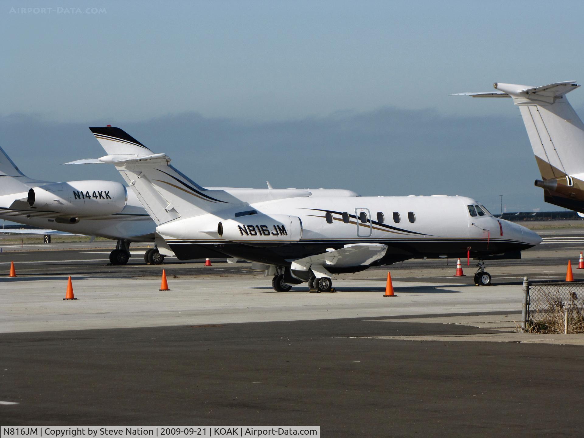 N816JM, 1977 Hawker Siddeley HS.125 Series 700A C/N 257011, Texas-based vintage 1977 Hawker Siddeley HS.125 SERIES 700A visiting KOAK on North Field ramp