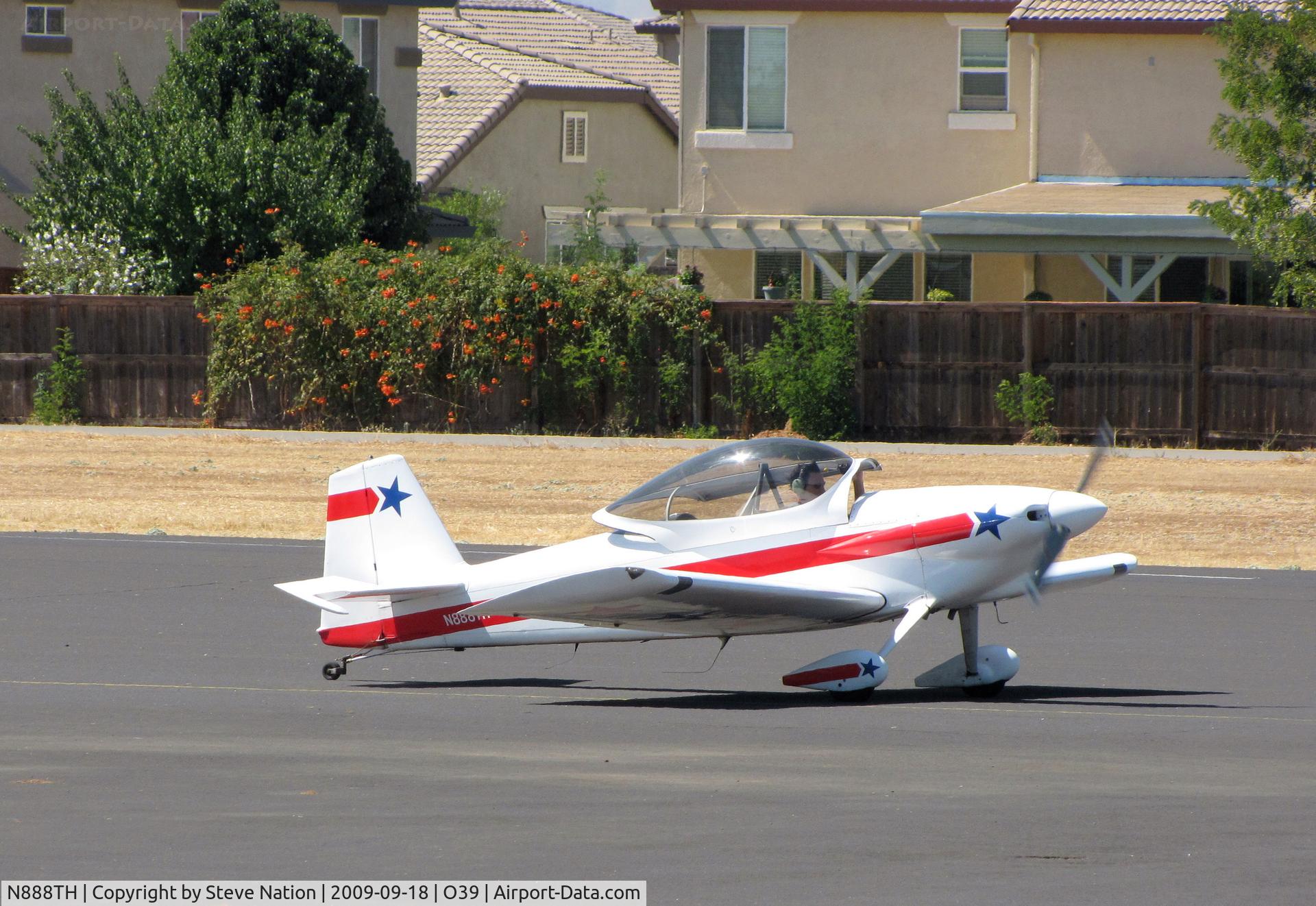 N888TH, Vans RV-4 C/N 2229, 2003 RV-4 taxiing for take-off at Woodland WATTS Airport, CA