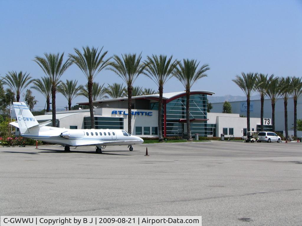 C-GWWU, 1995 Cessna 560 Citation Ultra C/N 560-0304, Palm trees
