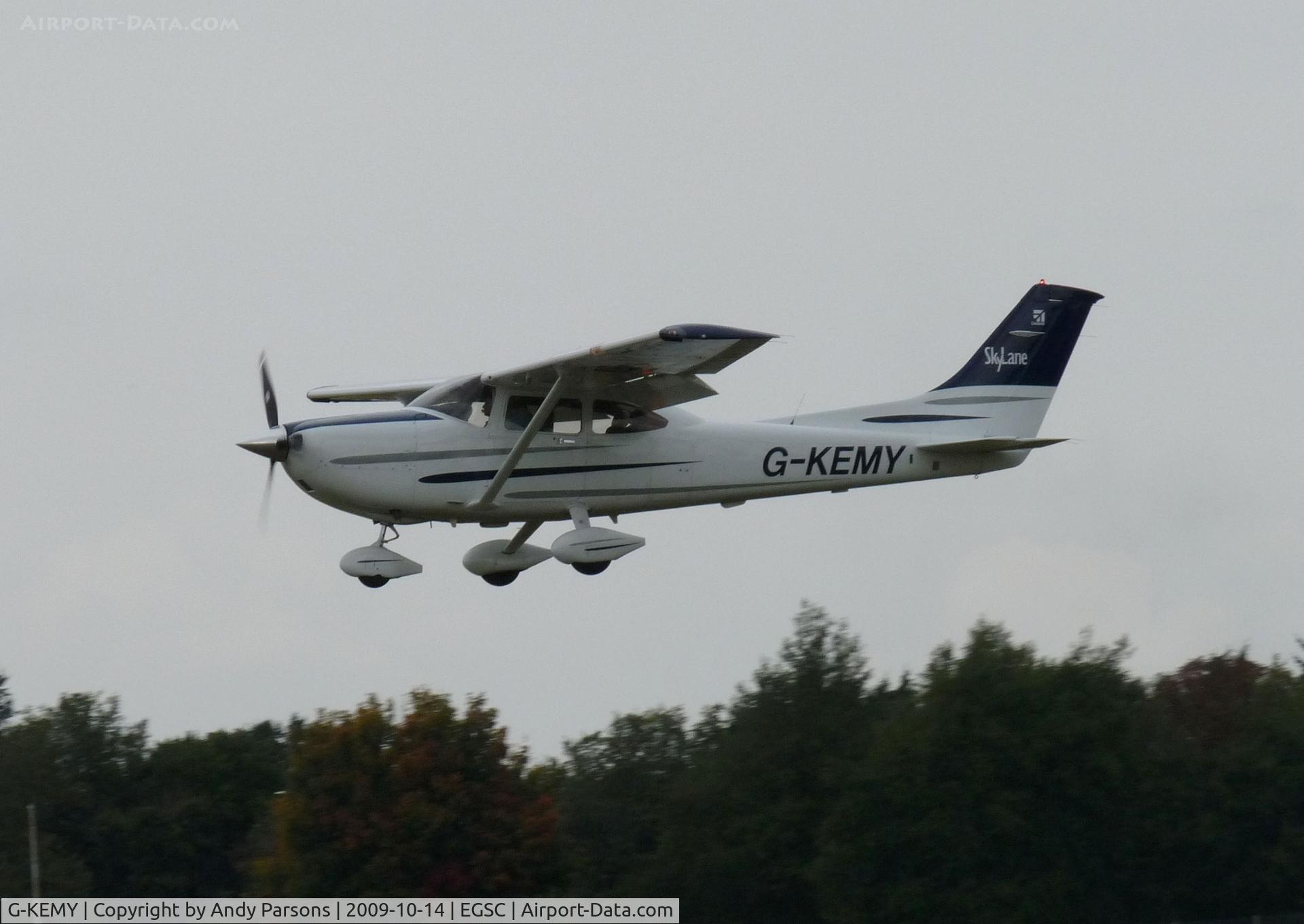 G-KEMY, 2003 Cessna 182T Skylane C/N 18281206, Arriving at Cambridge