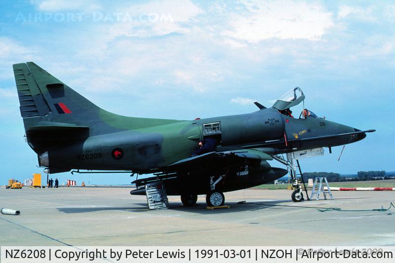 NZ6208, 1970 McDonnell Douglas A-4K Skyhawk C/N 14091, 75 Squadron based at RNZAF Ohakea