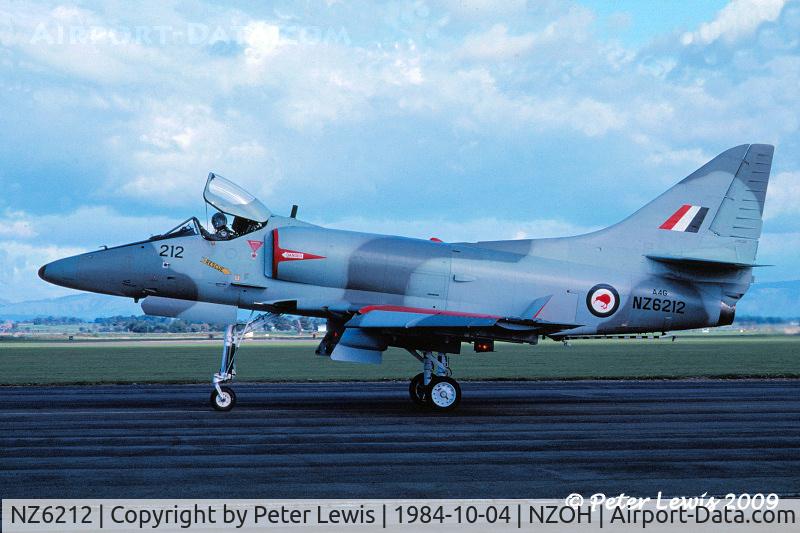NZ6212, 1967 McDonnell Douglas A-4G Skyhawk C/N 13735, 75 Squadron based at RNZAF Ohakea