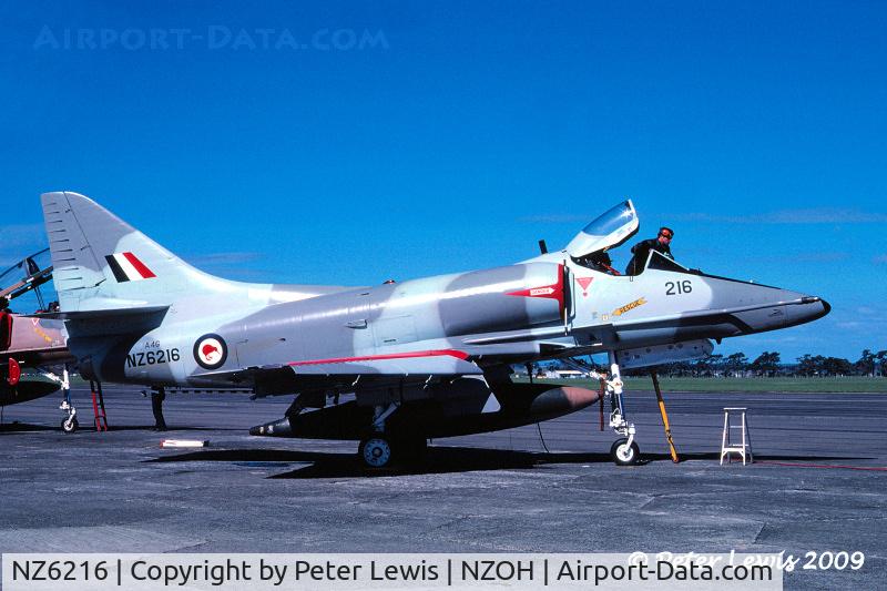 NZ6216, 1968 McDonnell Douglas A-4G Skyhawk C/N 13841, 75 Squadron based at RNZAF Ohakea