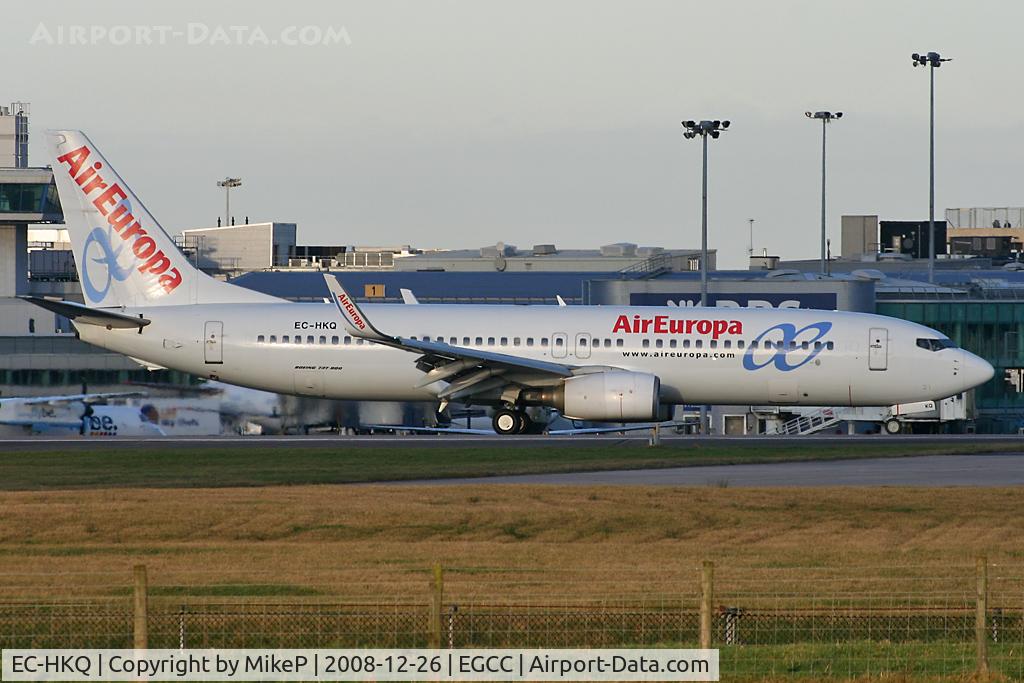 EC-HKQ, 2000 Boeing 737-85P C/N 28388, Boxing Day morning at Manchester.