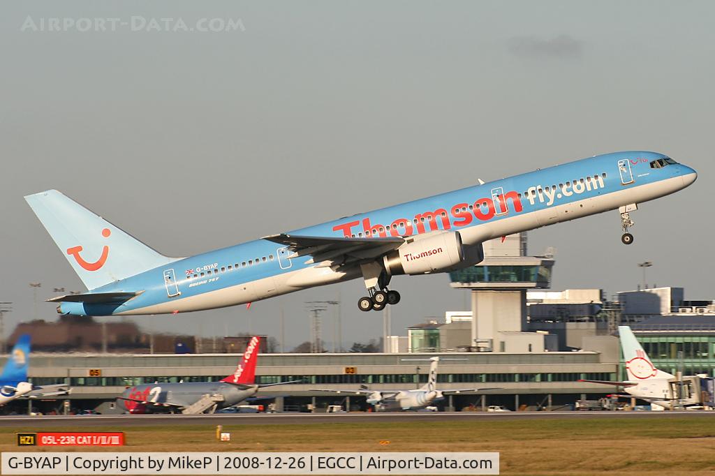 G-BYAP, 1994 Boeing 757-204 C/N 27236, Boxing Day morning at Manchester.