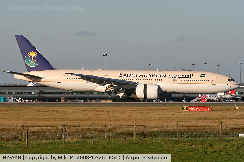 HZ-AKB, 1997 Boeing 777-268/ER C/N 28345, Boxing day morning arrival on 05L.