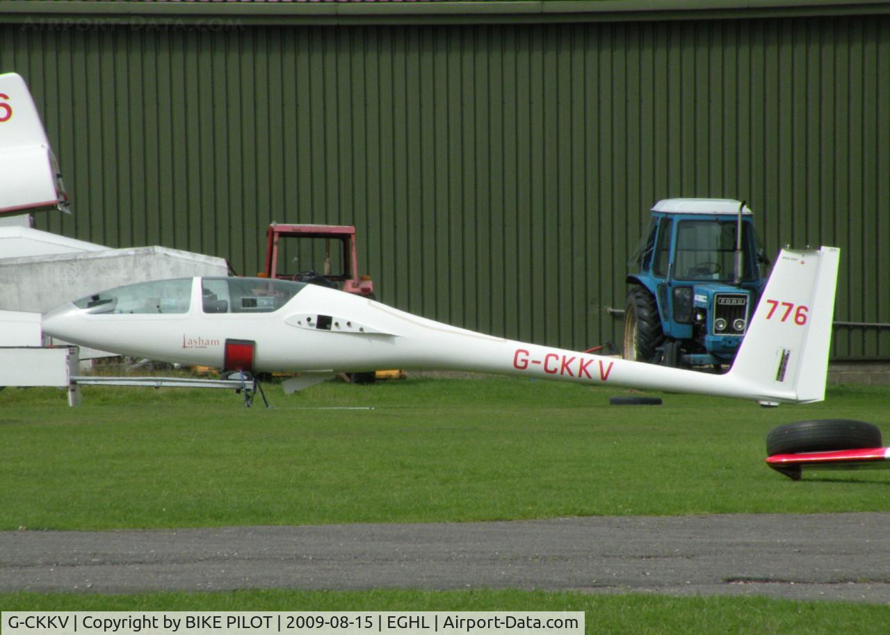 G-CKKV, 2005 DG Flugzeugbau DG-1000S C/N 10-57T2, JUST OUT OF THE TRAILER