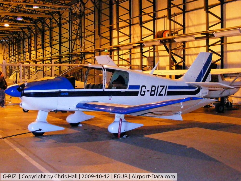 G-BIZI, 1981 Robin DR-400-108  Dauphin 2+2 C/N 1543, RAF Benson base tour