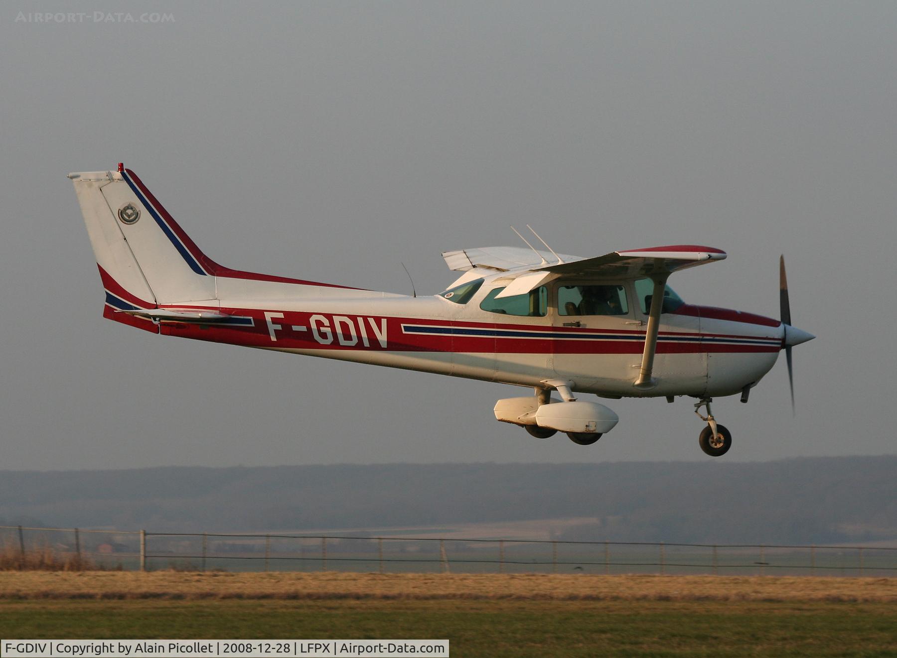 F-GDIV, Reims F172P C/N 2177, landing