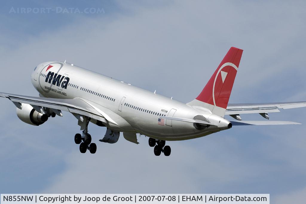 N855NW, 2004 Airbus A330-223 C/N 0621, take off from Schiphol